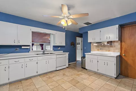 Kitchen - 1027 Central Ave, Deerfield, IL 60015 photo 1 of 4