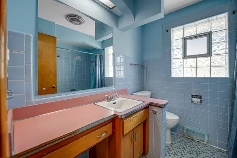 Bath - 7106 W Devon Ave, Chicago, IL 60631 photo 1 of 2