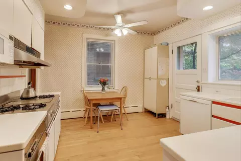 Kitchen - 5247 N Wayne Ave, Chicago, IL 60640 photo 2 of 3