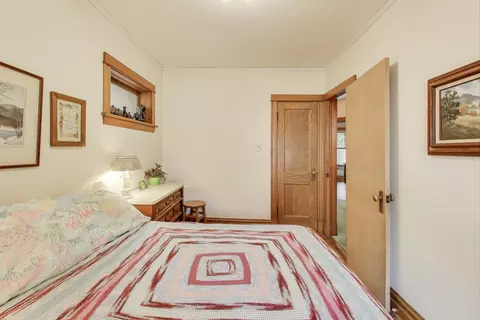 Bedroom - 5247 N Wayne Ave, Chicago, IL 60640 photo 4 of 6