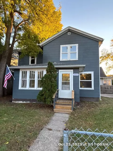 480 5th St, Aurora, IL 60505