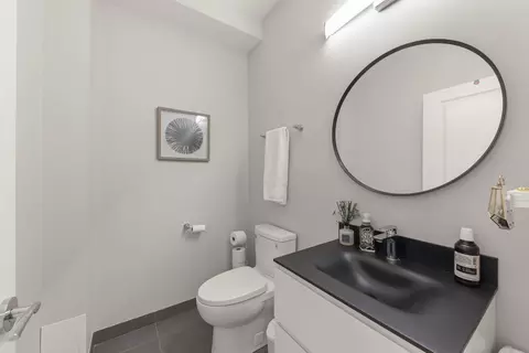 Bath - 1126 Pitner Ave, Evanston, IL 60202 photo 1 of 5