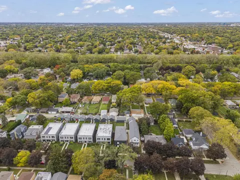 View/Area - 1126 Pitner Ave, Evanston, IL 60202 photo 2 of 6