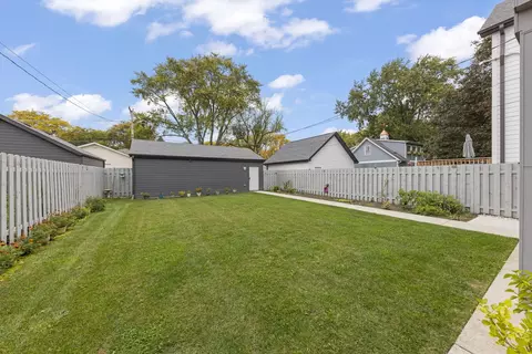 Exterior - 1126 Pitner Ave, Evanston, IL 60202 photo 4 of 6