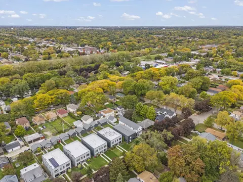 View/Area - 1126 Pitner Ave, Evanston, IL 60202 photo 3 of 6