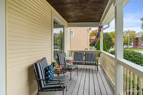 Exterior - 207 Bluff St, Aurora, IL 60505 photo 2 of 4