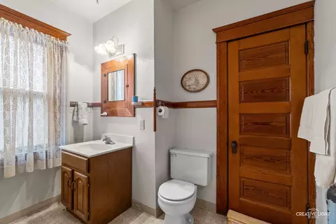 Bath - 207 Bluff St, Aurora, IL 60505 photo 2 of 2