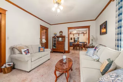 Living - 207 Bluff St, Aurora, IL 60505 photo 2 of 3