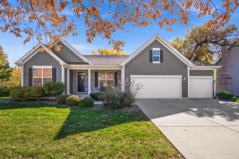 226 Risch Ct, West Chicago, IL 60185