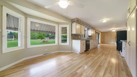 4185 Valerie Rd, Roscoe, IL 61073 photo 12