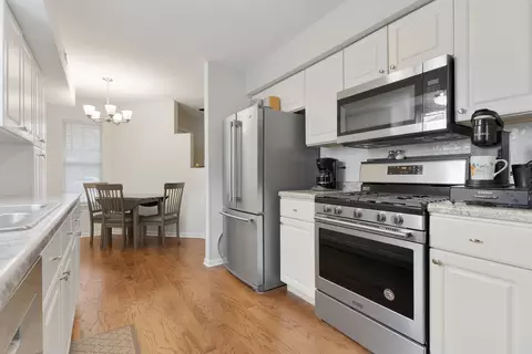 Kitchen - 419 E Theodore Ln, Itasca, IL 60143 photo 3 of 4