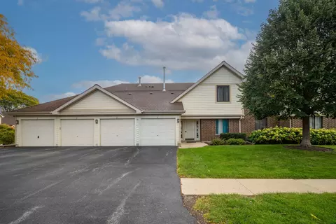 831 E Carriage Ln #1, Palatine, IL 60074