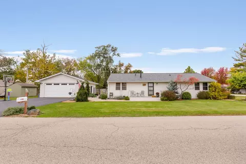 315 Grand Blvd, Wauconda, IL 60084