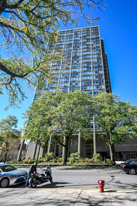 5320 N Sheridan Rd #1011, Chicago, IL 60640