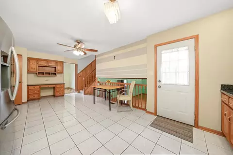 Entry Way - 8410 S 78th Ave, Bridgeview, IL 60455 photo 4 of 4