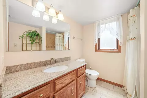 Bath - 8410 S 78th Ave, Bridgeview, IL 60455 photo 2 of 2