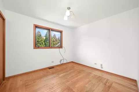 Bedroom - 8410 S 78th Ave, Bridgeview, IL 60455 photo 3 of 3