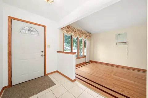 Entry Way - 8410 S 78th Ave, Bridgeview, IL 60455 photo 1 of 4