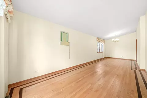 Living - 8410 S 78th Ave, Bridgeview, IL 60455 photo 1 of 6