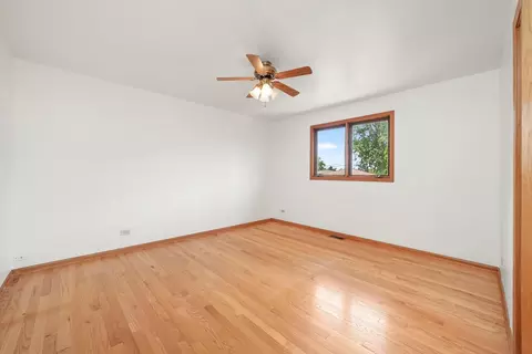 Bedroom - 8410 S 78th Ave, Bridgeview, IL 60455 photo 2 of 3