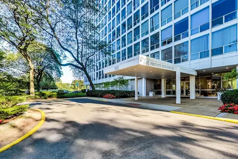 601 E 32nd St #210, Chicago, IL 60616