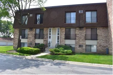 201 N Waters Edge Dr #101, Glendale Heights, IL 60139