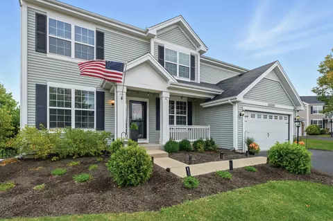 10000 Berkshire Ln, Huntley, IL 60142