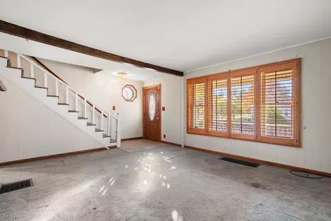 Living - 321 E Main St, Peotone, IL 60468 photo 2 of 5