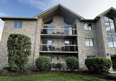 14031 Norwich Ln #301, Orland Park, IL 60467