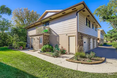 709 Whalom Ln, Schaumburg, IL 60173