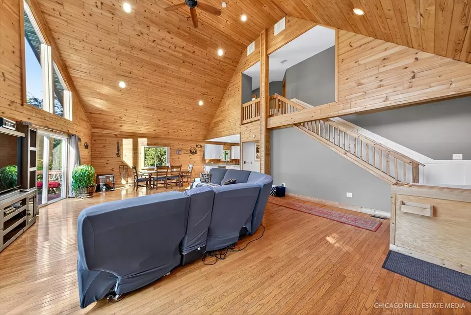 Living - 104 Morningside Dr, Lakemoor, IL 60051 photo 1 of 3