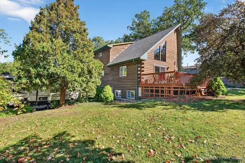 Exterior - 104 Morningside Dr, Lakemoor, IL 60051 photo 1 of 12