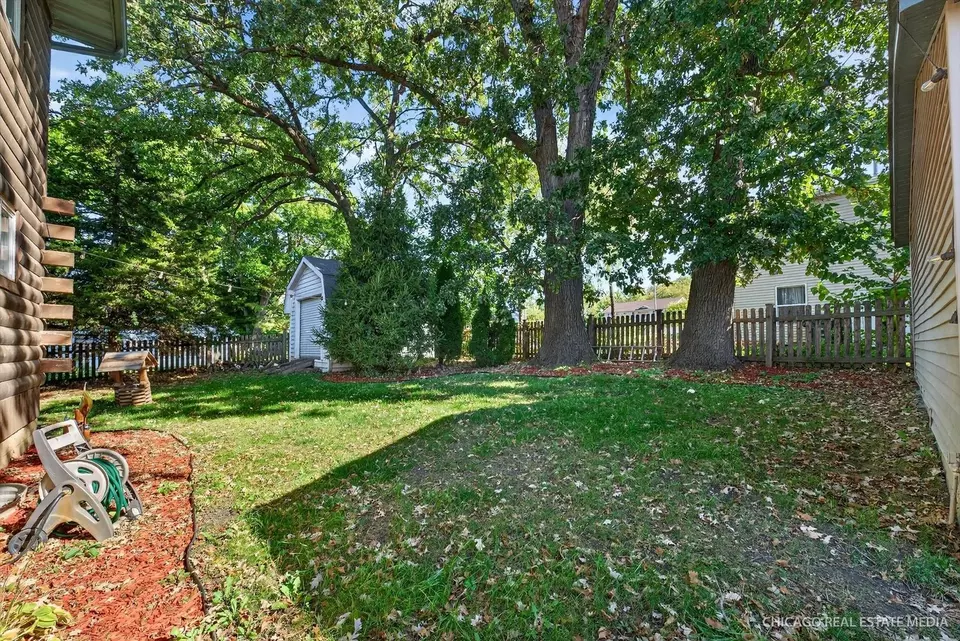 Exterior - 104 Morningside Dr, Lakemoor, IL 60051 photo 7 of 12