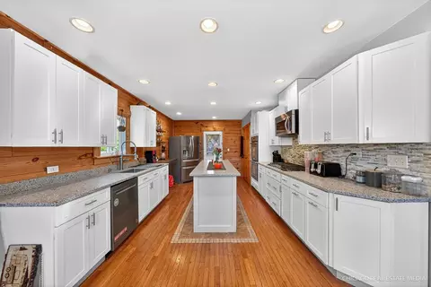 Kitchen - 104 Morningside Dr, Lakemoor, IL 60051 photo 1 of 5