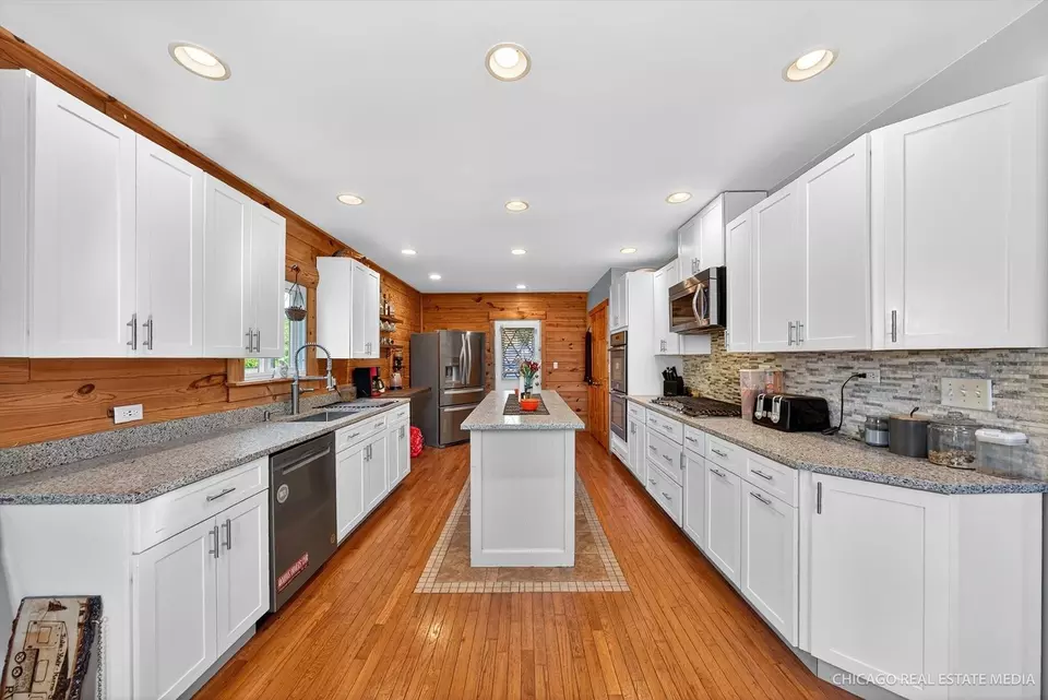 Kitchen - 104 Morningside Dr, Lakemoor, IL 60051 photo 1 of 5