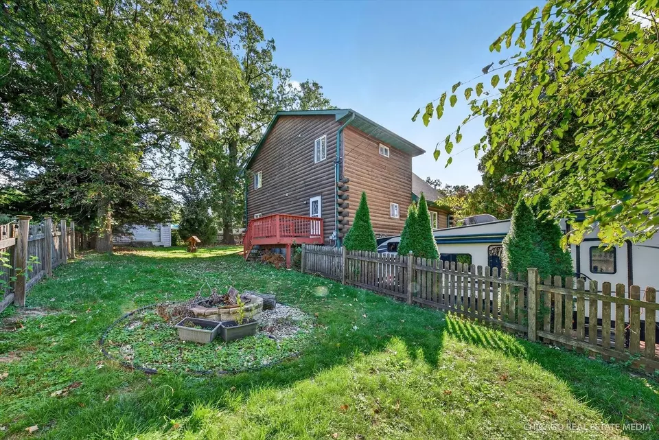 Exterior - 104 Morningside Dr, Lakemoor, IL 60051 photo 11 of 12