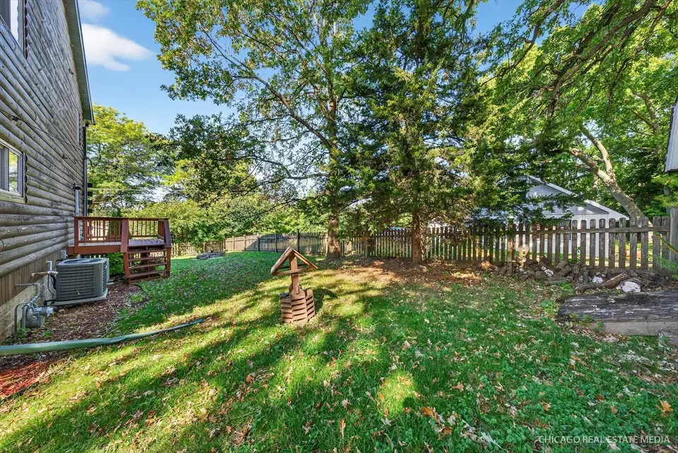 Exterior - 104 Morningside Dr, Lakemoor, IL 60051 photo 8 of 12