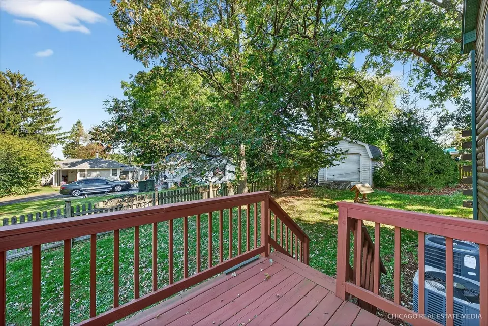 Exterior - 104 Morningside Dr, Lakemoor, IL 60051 photo 9 of 12