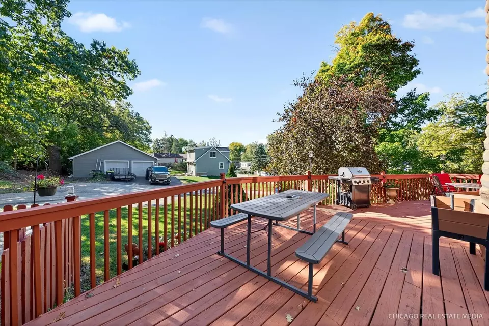 Exterior - 104 Morningside Dr, Lakemoor, IL 60051 photo 3 of 12