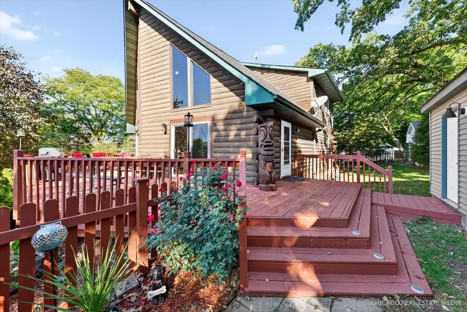 Exterior - 104 Morningside Dr, Lakemoor, IL 60051 photo 6 of 12