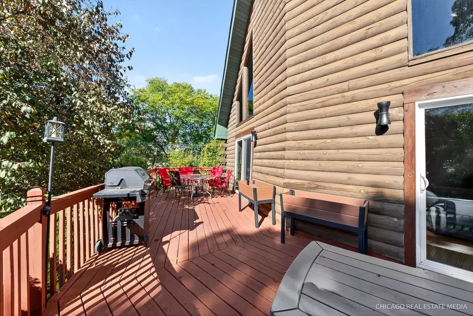 Exterior - 104 Morningside Dr, Lakemoor, IL 60051 photo 4 of 12