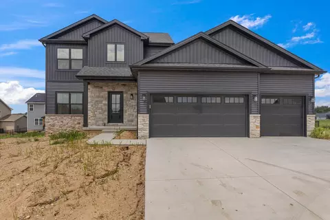 710 Wheatley Dr, Mahomet, IL 61853