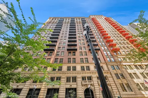 212 W Washington St #1807, Chicago, IL 60606