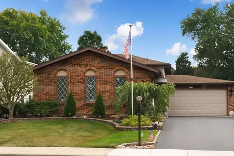 727 W Sable Dr, Addison, IL 60101
