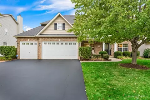 631 Bennett Dr, North Aurora, IL 60542