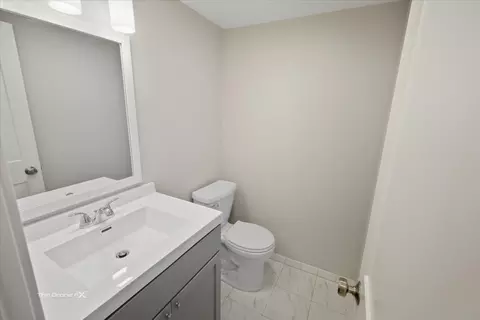 Bath - 144 E Bailey Rd #L, Naperville, IL 60565 photo 3 of 3