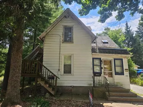 436 Barrington Ave, East Dundee, IL 60118