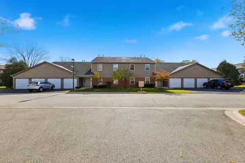 767 E Whispering Oaks Dr #767, Palatine, IL 60074