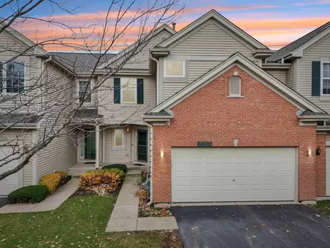373 Evergreen Cir, Glendale Heights, IL 60139