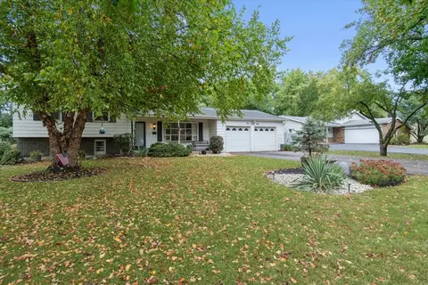 26 W468 National St, Carol Stream, IL 60188